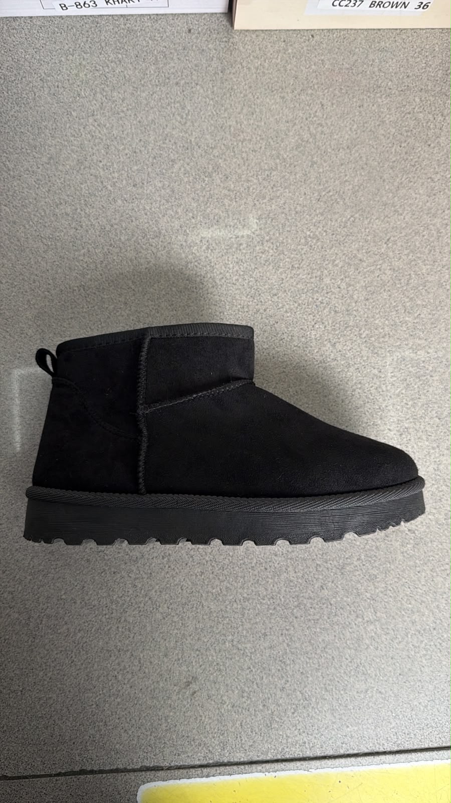 WhatsApp Image 2026-10-22 at 16.23.58 BOTA UGG NEGRA - Imagen 1